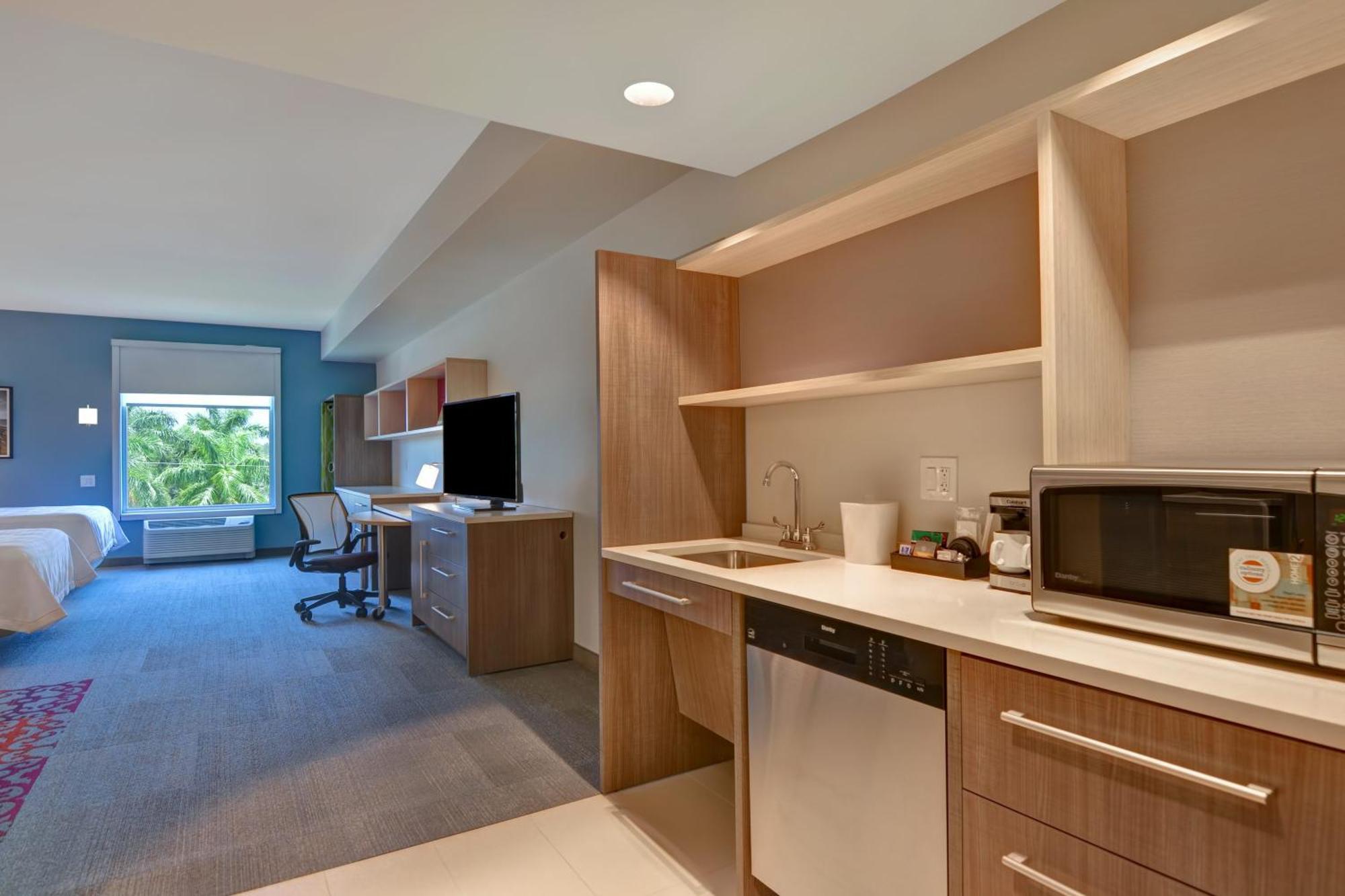 Home2 By Hilton I-75 Pine Ridge Road 3* Vineyards
