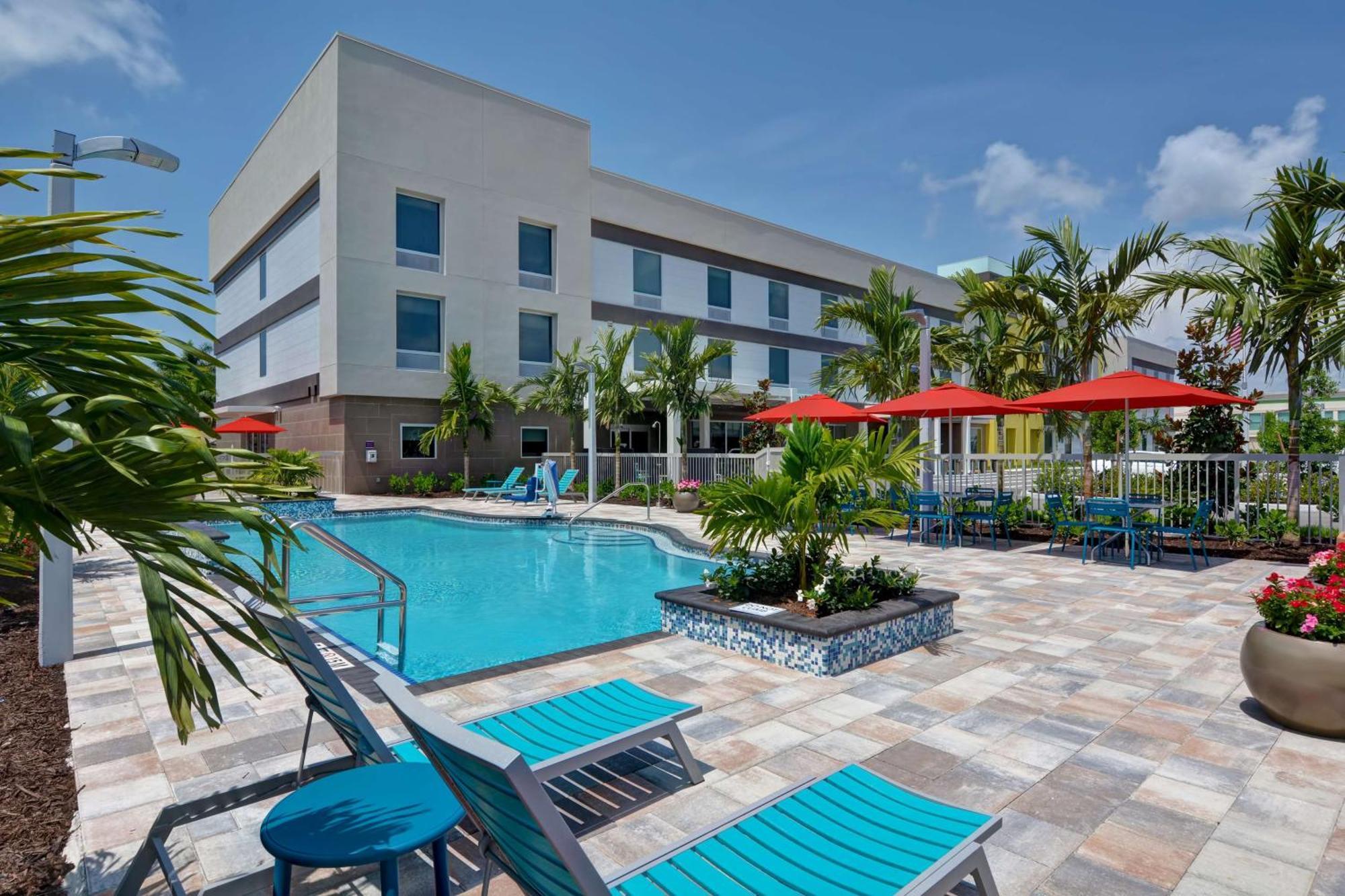 Home2 By Hilton I-75 Pine Ridge Road 3* Vineyards