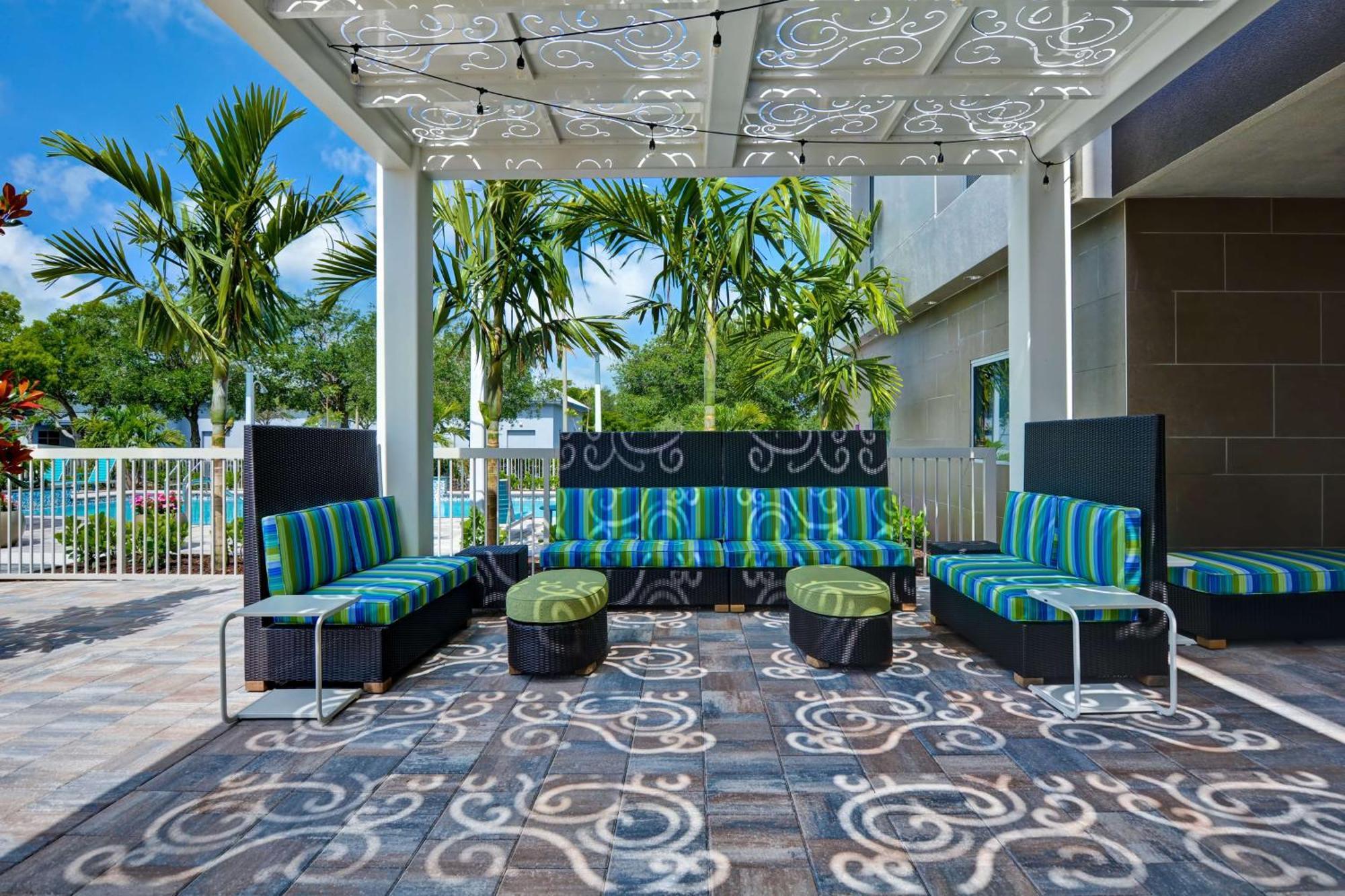 Home2 By Hilton Naples I-75 Pine Ridge Road
